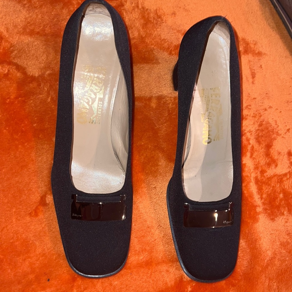 Ferragamo size 8 black💣 used, Great condition